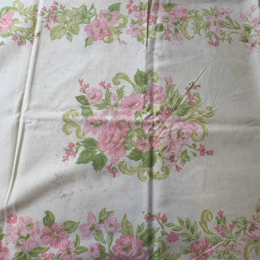 Set 2 Vintage Tastemaker Standard Pillowcases Floral Pink & Cream Cottagecore